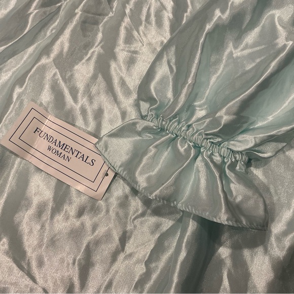 Vintage fundamentals baby blue sarin long sleeve nightgown with lace and ruffled - Picture 4 of 5